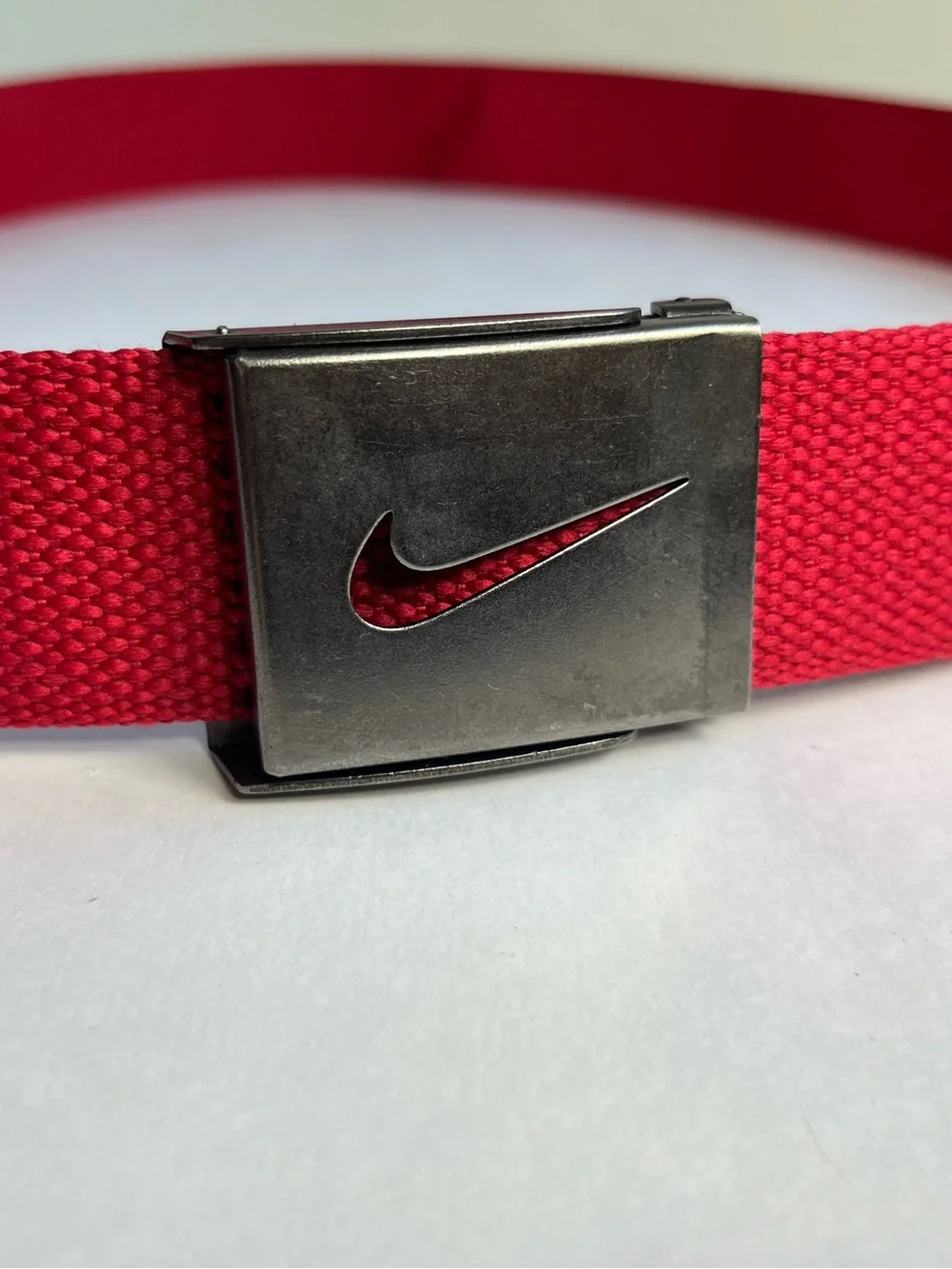 Nike Web Golf Belt Solid Red Men's Size 42 Swoosh Clamp Buckle w/ Bottle Opener